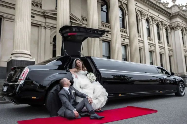 Rent a Limo in Houston: 8 Compelling Reasons to Choose a Limo for Your Holiday Celebrations
